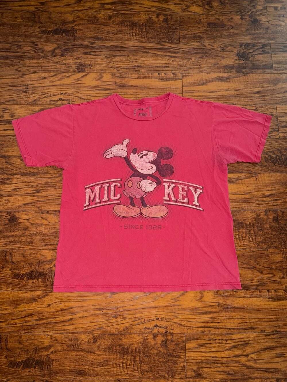 Disney Store Mickey Mouse Since 1928 Graphic T-Shirt Red Size L